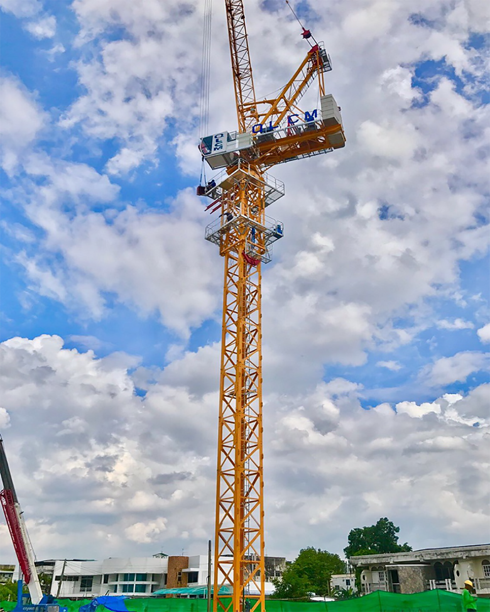2017年强力塔机马来西亚施工现场-成都市强力建筑机具租赁